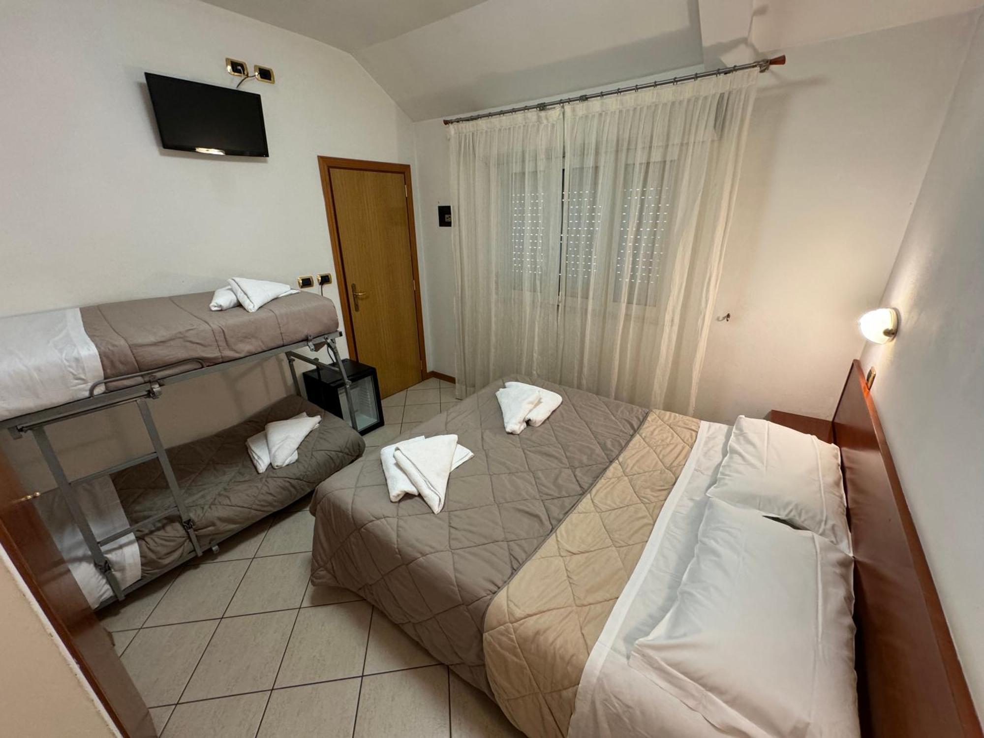 Hotel Manola Rimini Luaran gambar